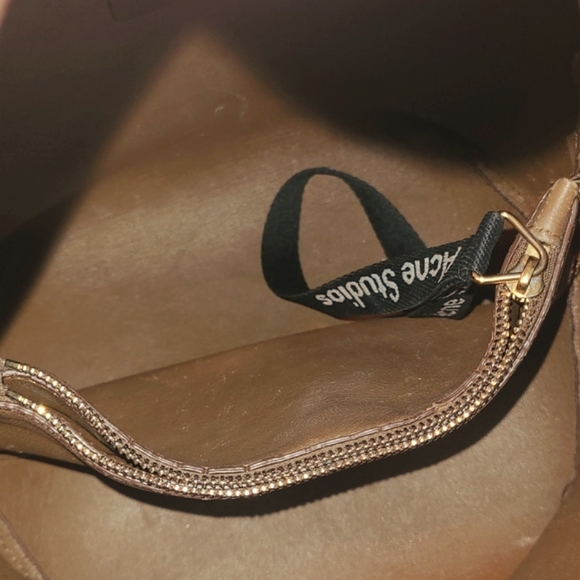 Acne Tan musubi. - Picture 9 of 14